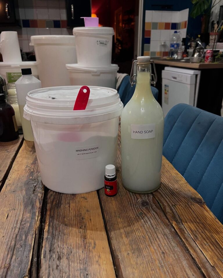 ✨ DIY Laundry Powder (Cleaning Swaps)